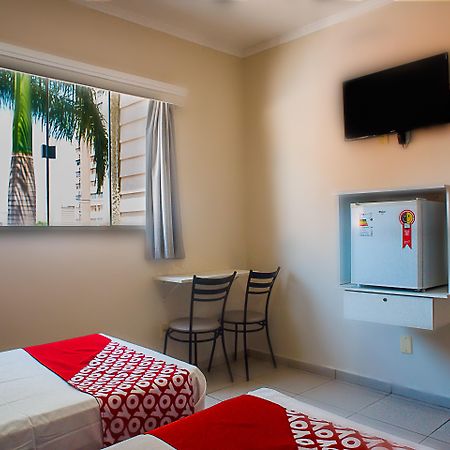 Oyo Cerrado Hotel, Campo Grande กัมโปกรันเด ภายนอก รูปภาพ A room at the hotel