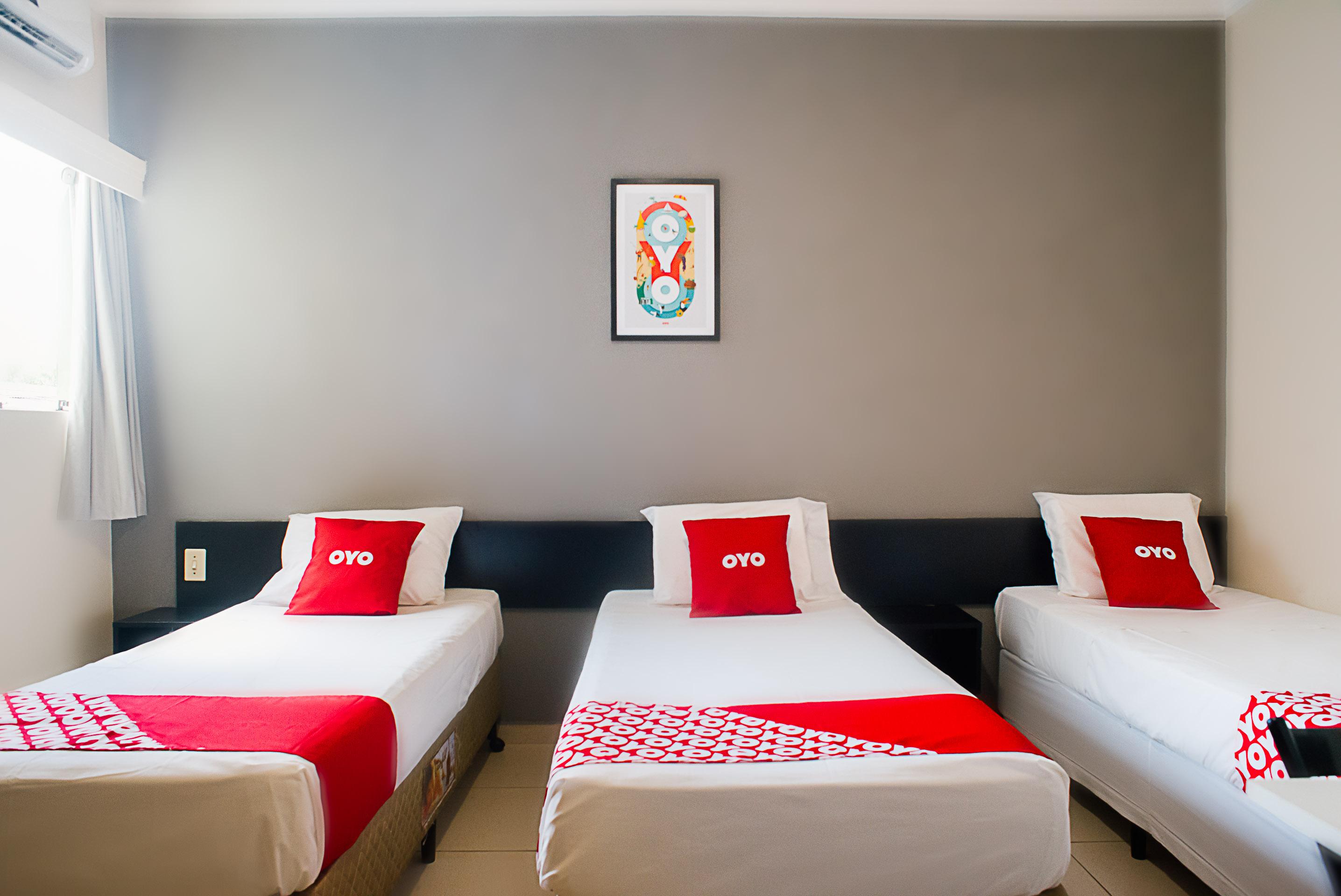 Oyo Cerrado Hotel, Campo Grande กัมโปกรันเด ภายนอก รูปภาพ A room at an OYO hotel in Mexico City