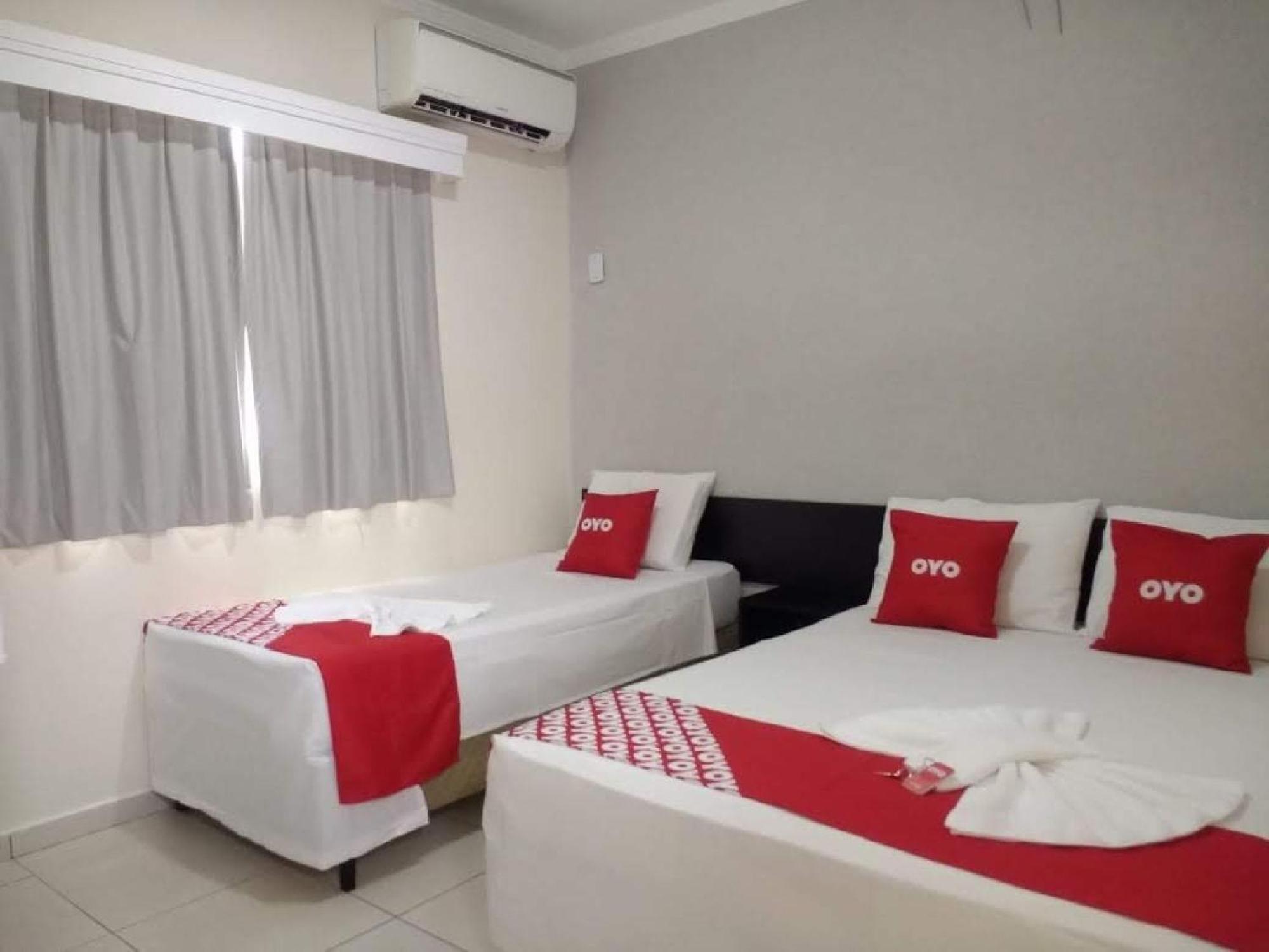 Oyo Cerrado Hotel, Campo Grande กัมโปกรันเด ภายนอก รูปภาพ A typical OYO hotel room in Brazil