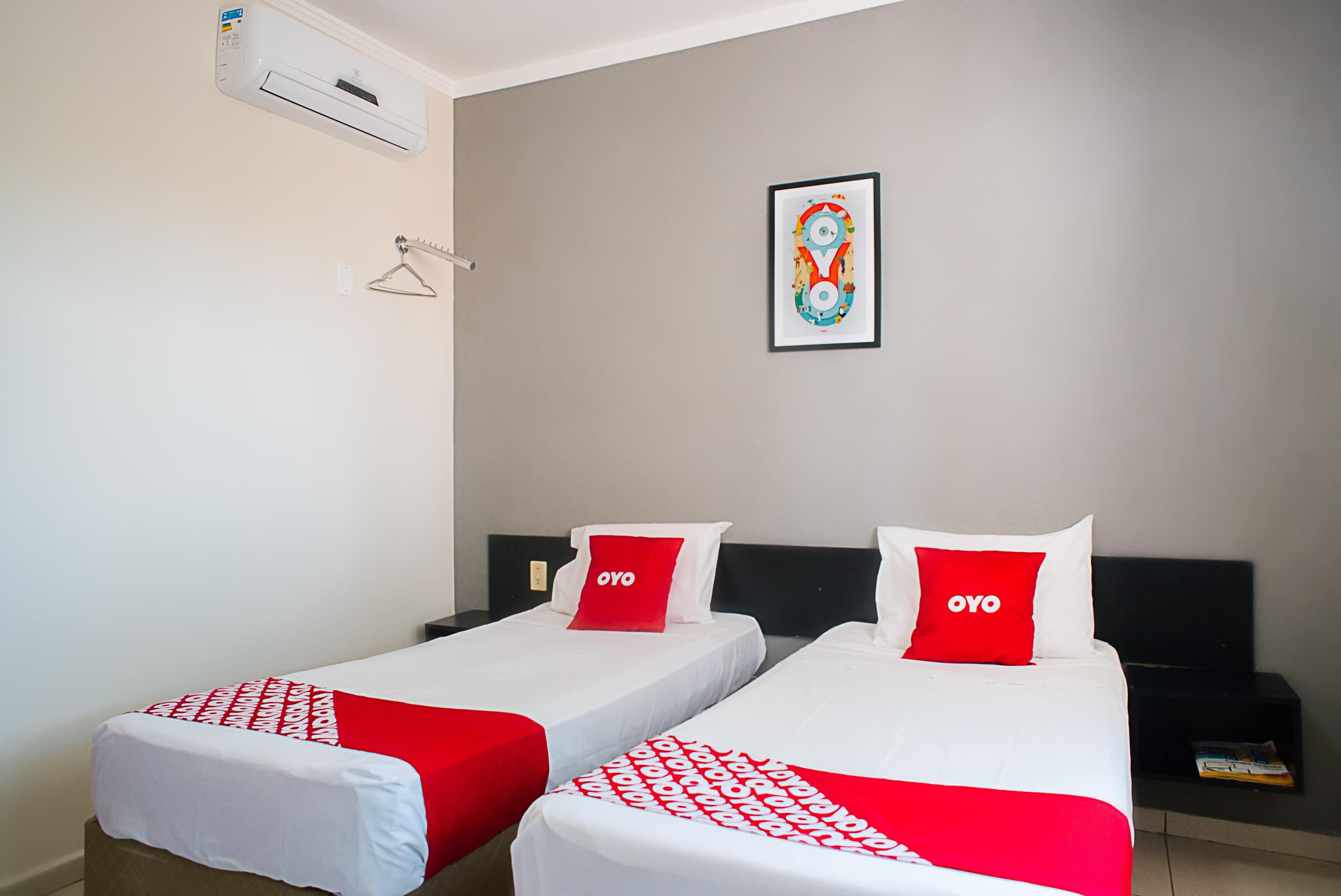 Oyo Cerrado Hotel, Campo Grande กัมโปกรันเด ภายนอก รูปภาพ A room at an OYO hotel in India