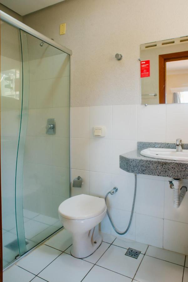 Oyo Cerrado Hotel, Campo Grande กัมโปกรันเด ภายนอก รูปภาพ A shower cubicle